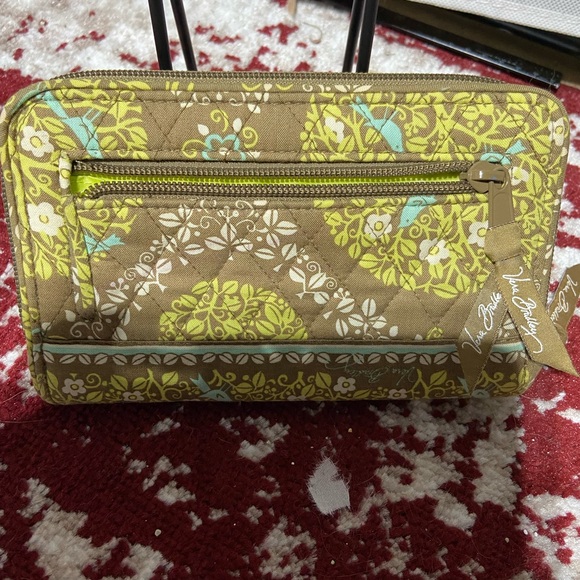 Vera Bradley Long Wallet,  Green and Brown, Twist Lock Close - Picture 3 of 8